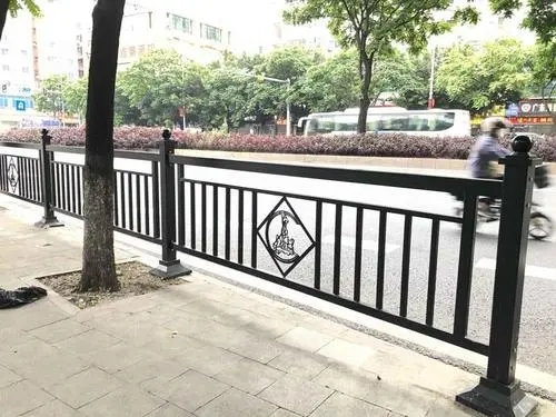 人行道護(hù)欄